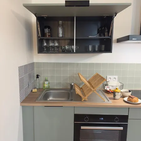 Voyage - Proche Centre Апартаменты *