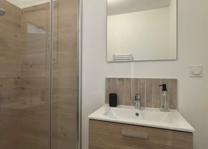 Voyage - Proche Centre Апартаменты *