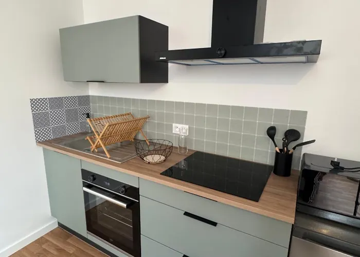 Voyage - Proche Centre Апартаменты *